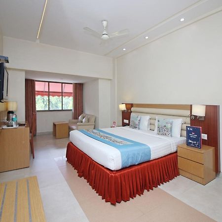 Hotel Mb International Palace Side Mysore Extérieur photo