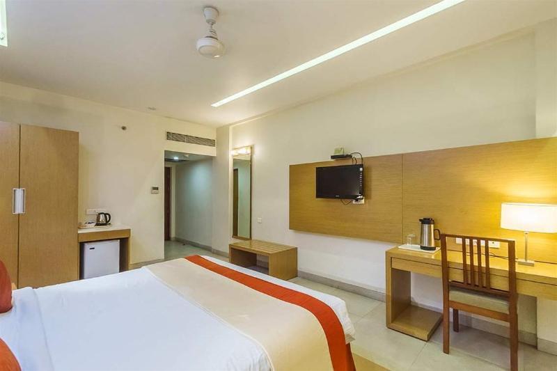 Hotel Mb International Palace Side Mysore Extérieur photo