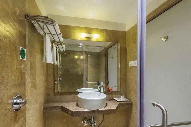 Hotel Mb International Palace Side Mysore Extérieur photo