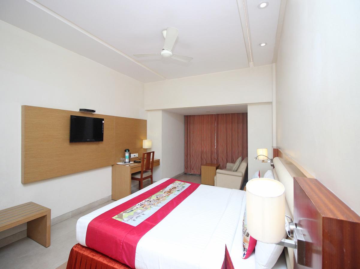 Hotel Mb International Palace Side Mysore Extérieur photo