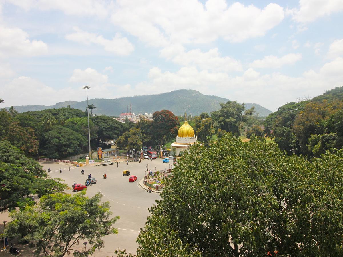 Hotel Mb International Palace Side Mysore Extérieur photo