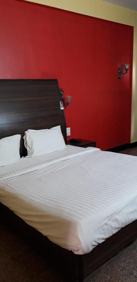 Hotel Mb International Palace Side Mysore Extérieur photo